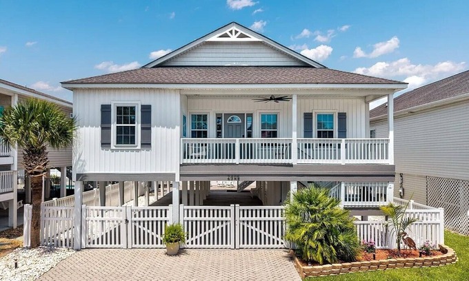 Cherry Grove Beach House | Brilliant 4-bedroom House in North Myrtle Beach, Cherry Grove