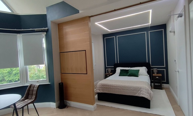 Harrow Apartment | Brilliant Greater London Studio Near Station