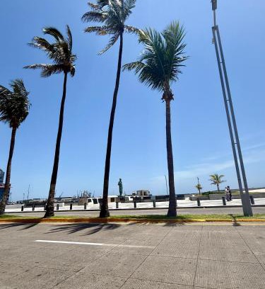 Ricardo Flores Magon Apartment | Brisa Marina Suites - Atras de Playa regatas y Malecon