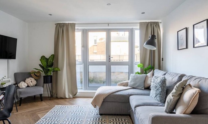 Bristol Floating Harbour Apartment | BRISTOL CITY CENTRE - 2 Bedroom Apartment - Marsh House