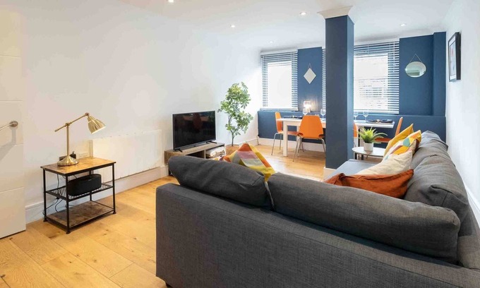 Bristol City Centre Apartment | Bristol Riverside House - 1 Bedroom Apartment
