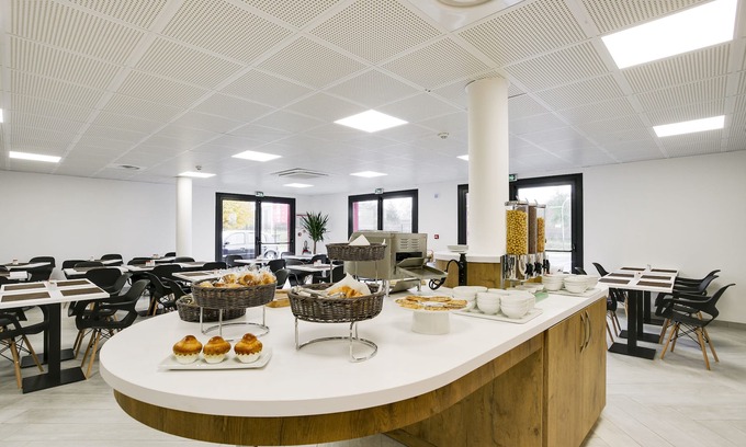 Loches Hotel | Brit Hotel Confort Loches