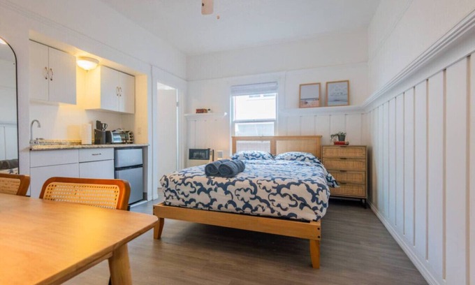 South Redondo Apartment | Broadway 6- Private Studio