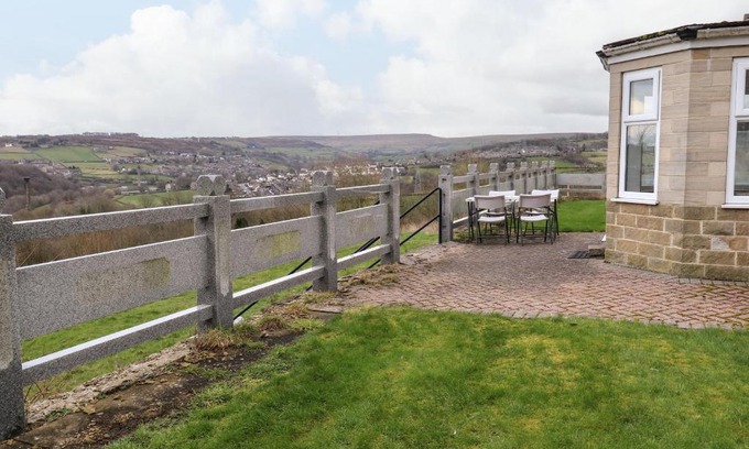 Oakworth House | Bronte View Hideaway