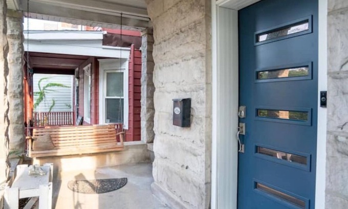 Grand Boulevard House | Bronzeville Greystone Free Parking and Wifi