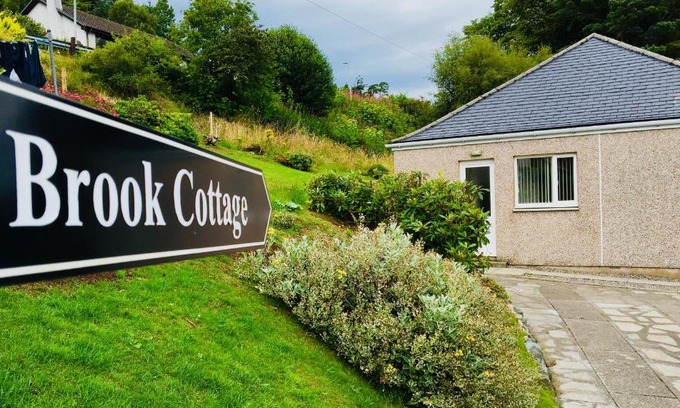 Achachork House | Brook Cottage