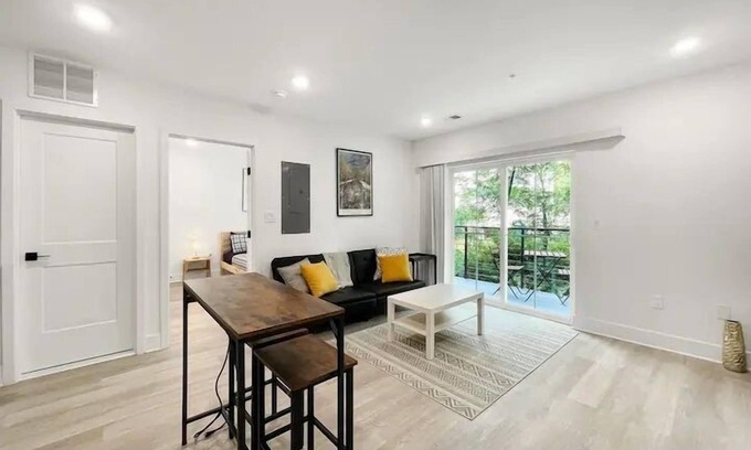Brookland Bed & Breakfast | Brookland Home with Pleasant Views & Dining Spot