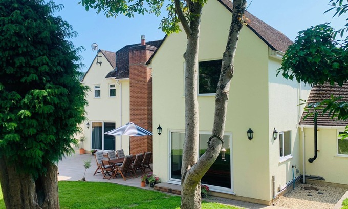 Lyme Regis Cottage | Brooklands - sleeps 10 guests in 4 bedrooms