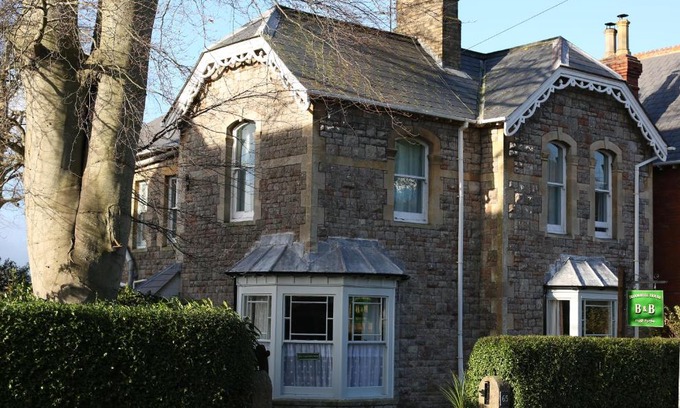 Glastonbury Bed & Breakfast | Brookshill House B & B