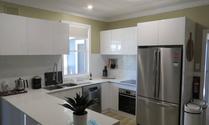South West Rocks House | BROWNY'S R & R - Beach Cottage