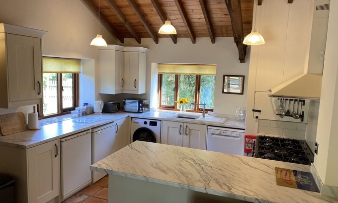 Woodbridge Cottage | Brundish, Suffolk Barn, 2 Bed Idyllic 6 Acres