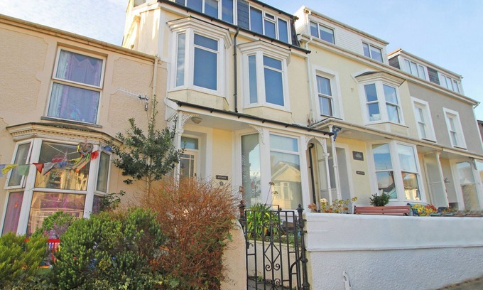 Borth-y-Gest Cottage | BRYNMOR, family friendly, country holiday cottage in Porthmadog