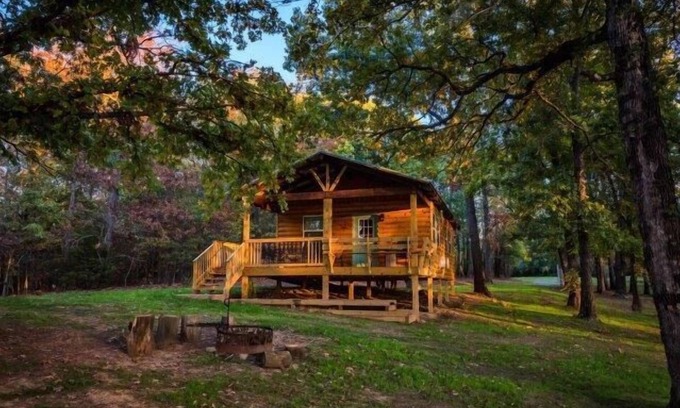 Whittington Cabin | Buck Cabin is a Fully Furnished Lake Side Cabin on Rend Lake Comfortable for all