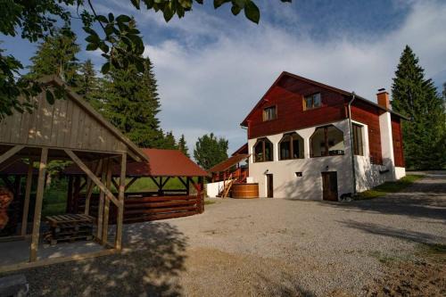 Joseni House | Bucsin Kulcsosház