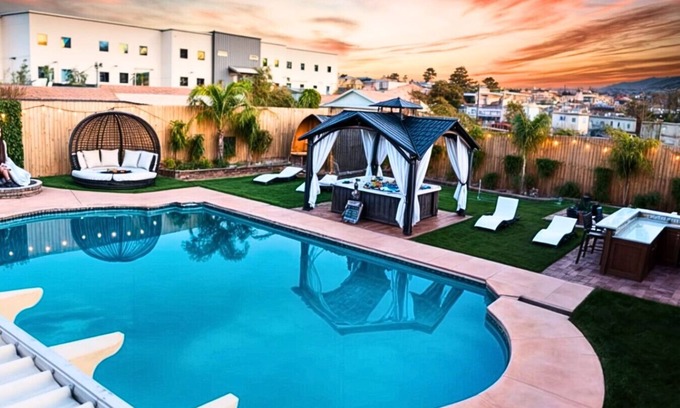 North Las Vegas Apartment | Buddha Mansion - Big Compound | Pool + Hot Tub + Sauna | Game Room|