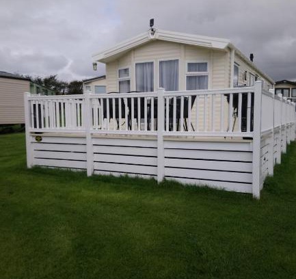Bude Resort | Bude Caravan Caromax - Families and Couples Only