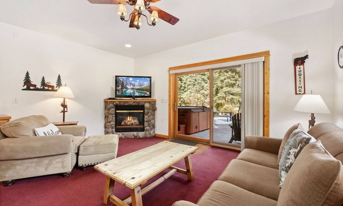 Fall River Estates Condo | Bugle Pointe A05 (Private Hot tub) River Views!