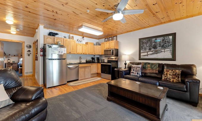 Fall River Estates Condo | Bugle Pointe B04 River View!