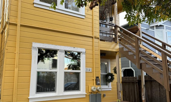 West Oakland House | Bumblebee House - NEW 30% OFF Feb March Apr May June July Aug Sept Central Heat