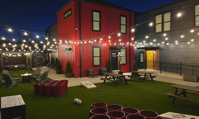 Cherokee Triangle Apartment | Bungalou Ultimate Silver Rooftop+Gameyard Sleep 31