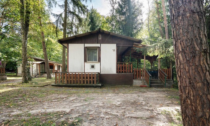 Quitzdorf am See House | Bungalow '14 - Finnhütte' with Private Terrace and Shared Garden