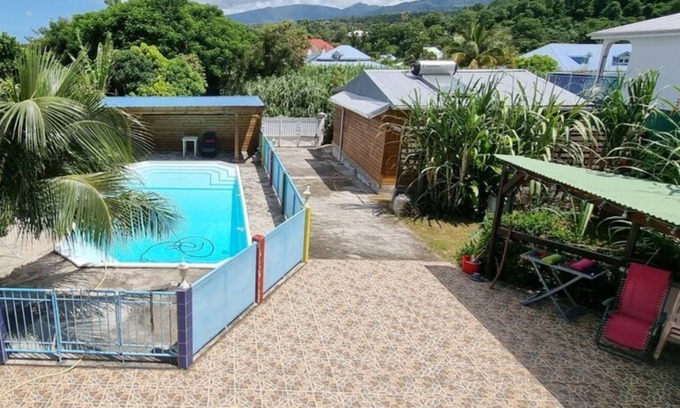 Gourbeyre House | Bungalow Avec Piscine vue Soufrière