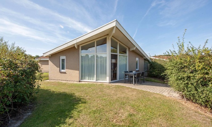 Domburg House | Bungalow by North Sea Beach with Private Garden