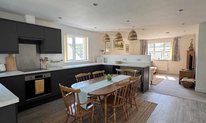 Lanner House | Bungalow in Heart of Cornwall