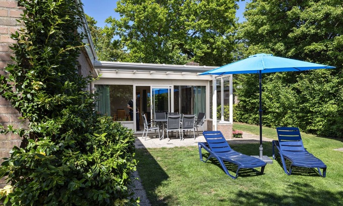 Sint Maartensvlotbrug House | Bungalow in North Holland by the Coast