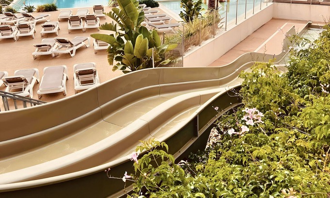 Le Dramont House | Bungalow 'Sunset Lodge' with Sea View, Shared Pool and Air Conditioning