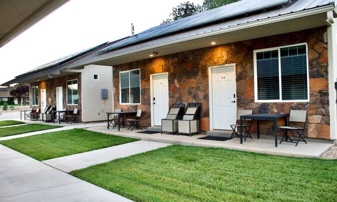 La Verkin Cabin | Bunkhouse 1A Near Zion