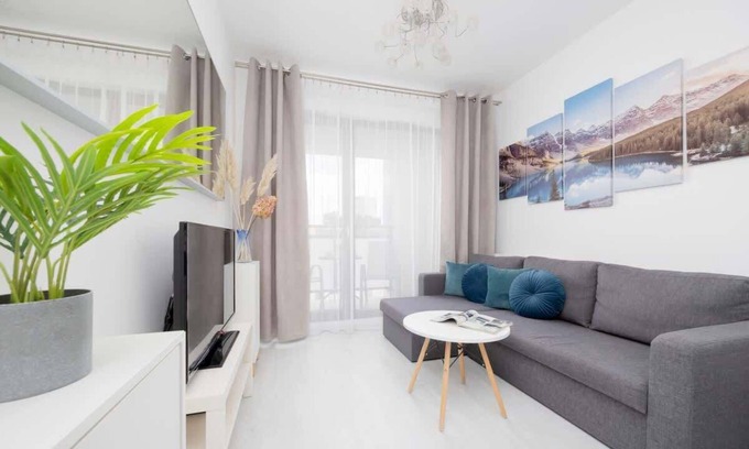 Wola Apartment | Burakowska 16 | Elegant Apartment | Parking