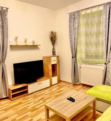 Seebenstein Apartment | Burgblick Apartment- 60qm, Küche, Waschmaschine, Streamingdienste