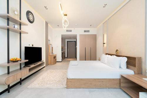 Al Barsha Apartment | Burj View - Premium Studio - Near Dubai Miracle & Butterfly Garden- Arjan, Dubailand