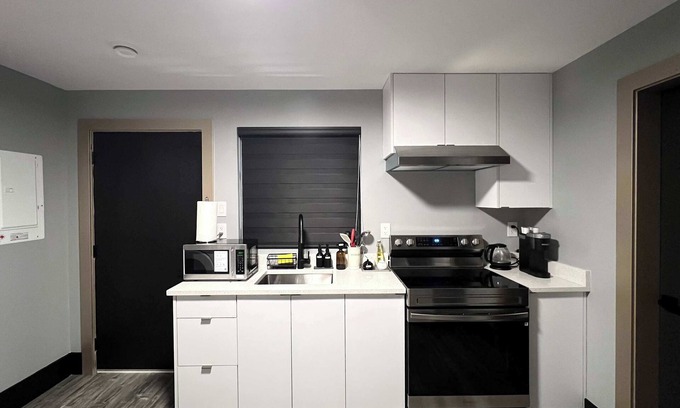 Burnaby House | Burnaby Family Retreat - 2 Bedrooms