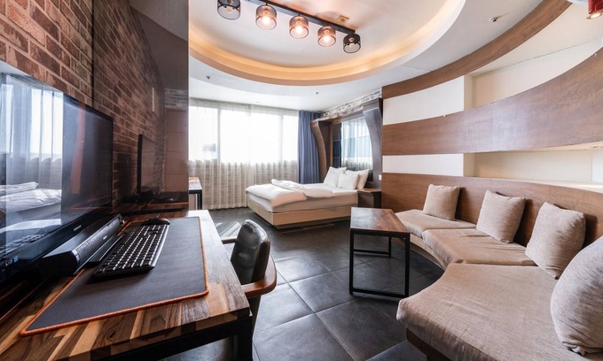 Buk-gu Hotel | Busan Hwamyeong-dong Sky