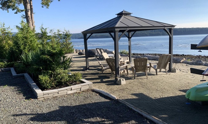 Campbell River House | Business # 896433802 Oceanfront, Secluded, Sandy Beach, Private Hot Tub