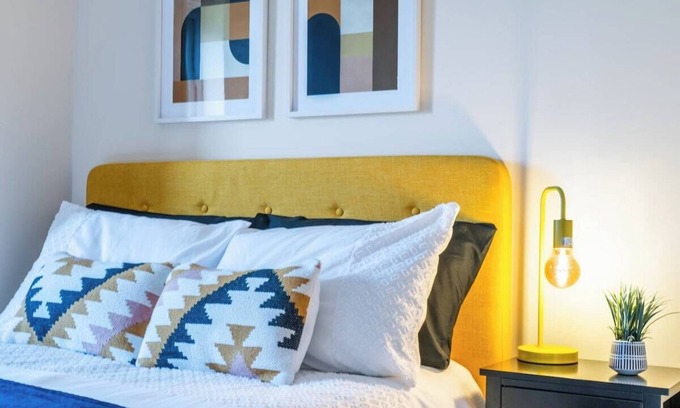 Hatfield Apartment | Business/Family Stay FREE Parking Hatfield