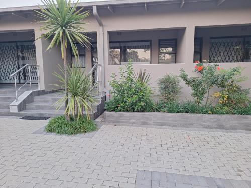 Greater Johannesburg Metropolitan Area Apartment | Bustani 1 Self Catering Studio Minimum 2 Nights