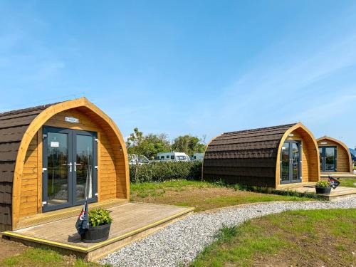 Brixham House | Buttercup - Uk41387