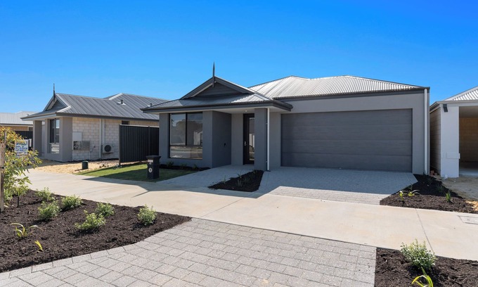 Baldivis House | Butterleaf Retreat - accessible 3-bedroom home, with private ensuites