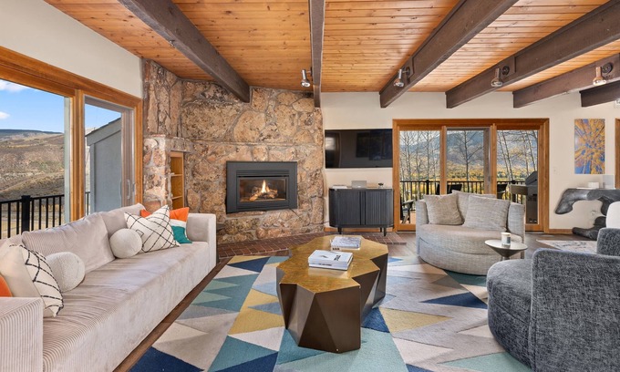 Aspen House | Buttermilk Ski Chalet | Sleep 10, Ski To Halfpipe!