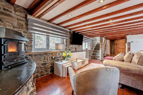 Port Talbot House | Bwlch Farm Barn