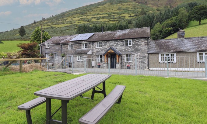 Dinas Mawddwy Cottage | Bwthyn Camlan