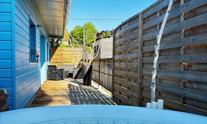 Valambray House | Côte de Nacre Cottage – Private Jacuzzi & Country Charm in Normandy