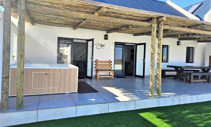 Jacobs Bay House | C-Rock Holiday Home Jacobs Bay