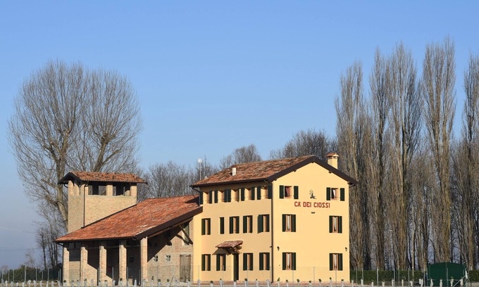 Concordia Sagittaria House | CA 'Dei Ciossi - Suite Rosa, ground floor with kitchen. Number 1