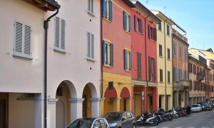 Historic Center Apartment | 'Ca' di Vale': cozy flat in the centre of Bologna. Rooftops view of the town.