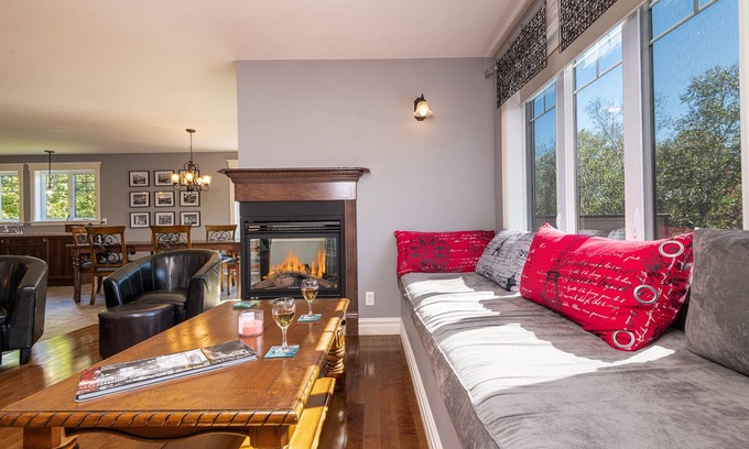 Petite-Riviere-Saint-Francois Cottage | Charlevoix vacation home - Spa et Repos 10 minutes from the Massif