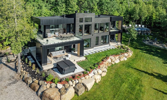 Petite-Riviere-Saint-Francois Ski Chalet | Altéa Charlevoix - luxury villa: spa, pool, billiards, view